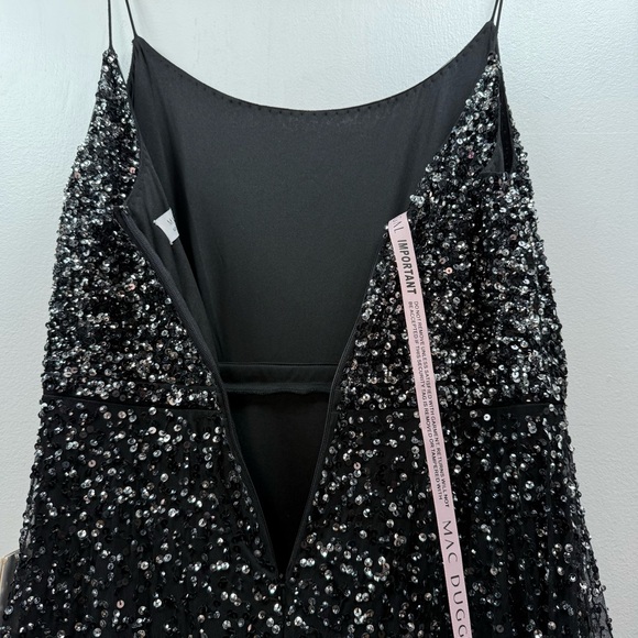MAC DUGGAL Black Embellished Scoop Neck Tiered Gown Size 12 New - Picture 7 of 12